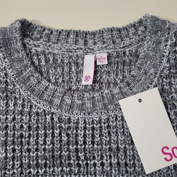 SO® Grey Haze Crewneck Curved Hem Knit Sweater - Picture 8 of 13